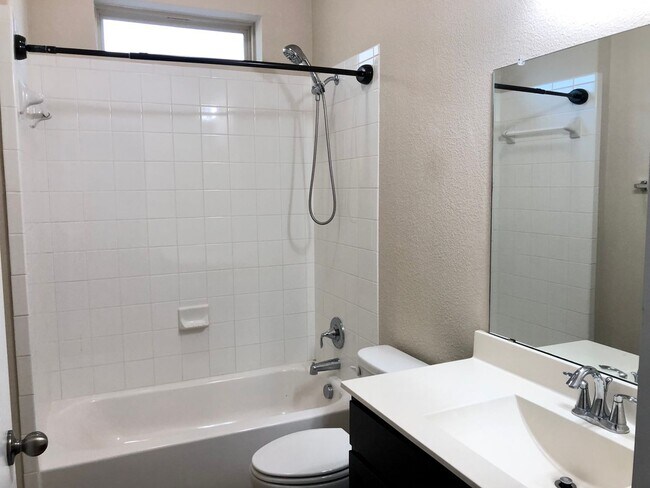 Building Photo - Upscale 3 Bedroom 2 Bath with Lots of Space!