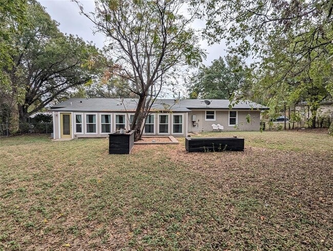Building Photo - 11308 Hilltop St