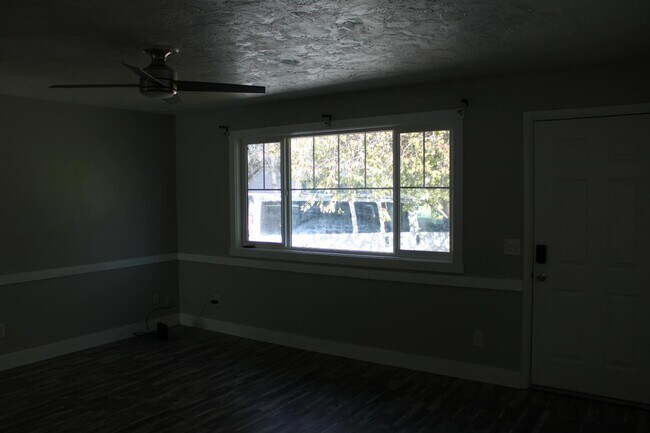 Building Photo - 575 Crimson Dr