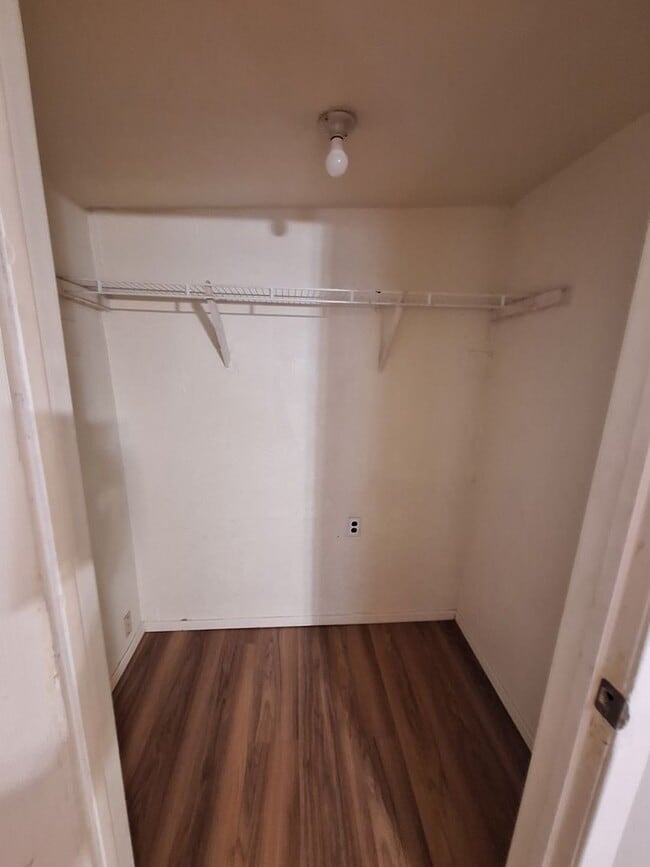 Building Photo - 4 Bedroom, 2 Bath in Clyde!