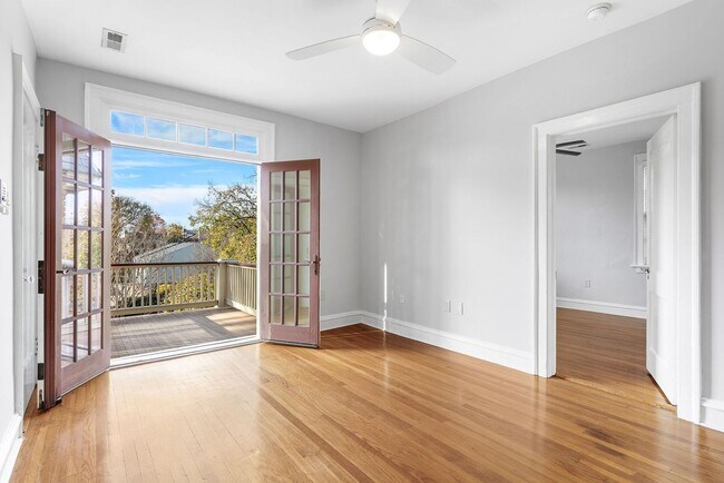 Building Photo - ADORABLE CONDO ON ARTHUR ASHE BOULEVARD