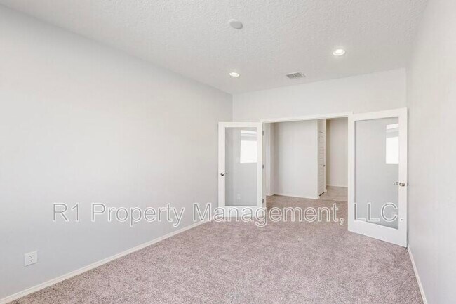 Building Photo - 6405 Kings Cyn Cv NE