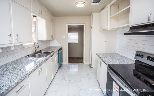 Building Photo - 4309 32nd St