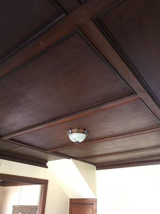 Building Photo - Country Living