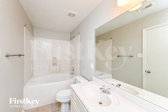 Building Photo - 17822 Seco Creek Ln