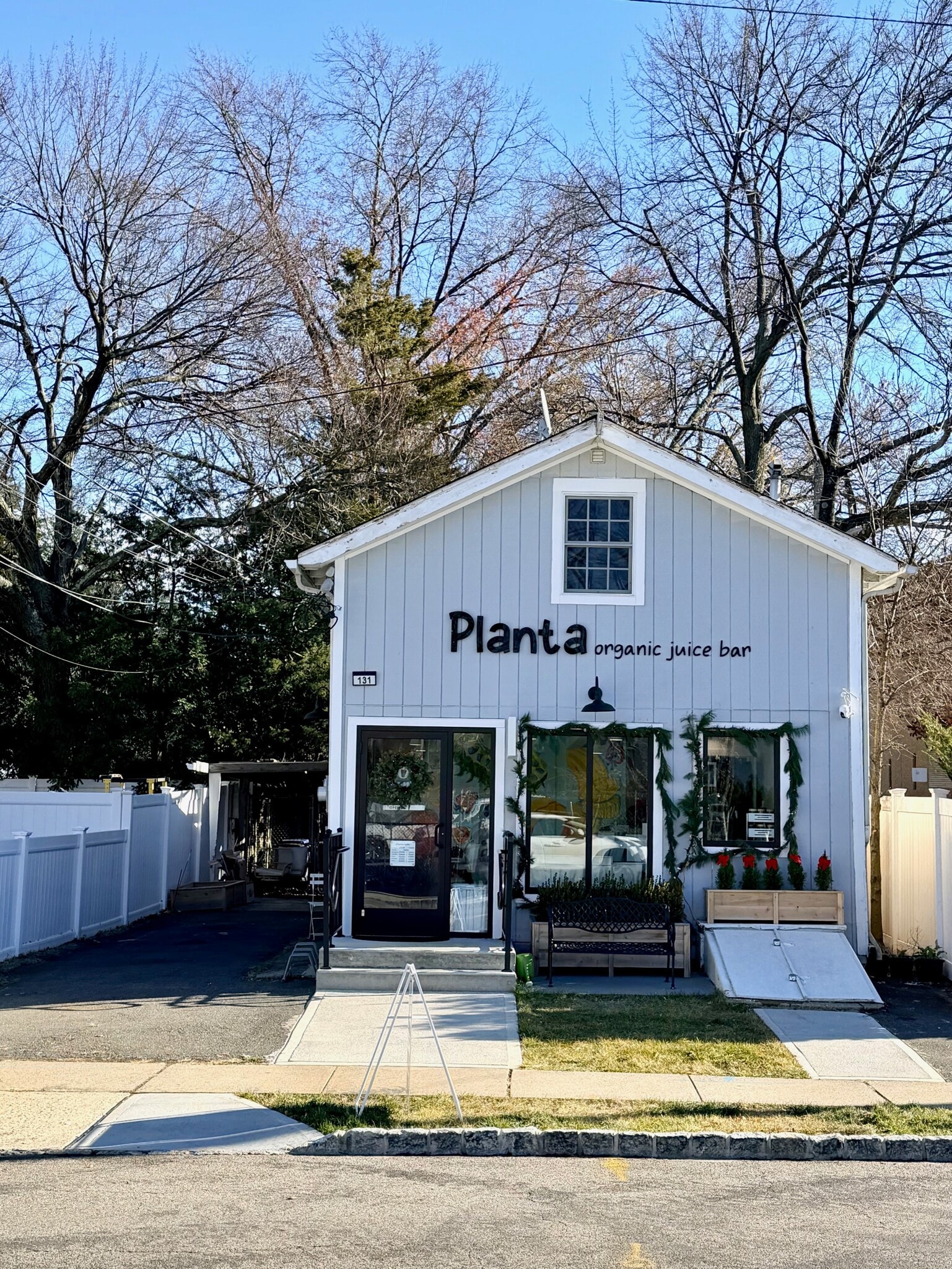 Building Photo - 131 Pine St