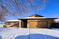 Building Photo - Gorgeous Ranch Home Available Immediately!