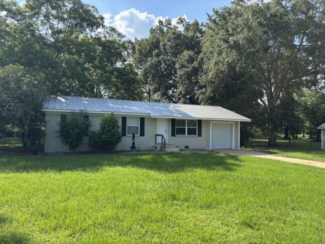 Building Photo - 4122 Mt Pleasant Rd