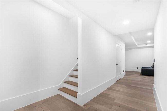 Building Photo - 507 Karen Ln