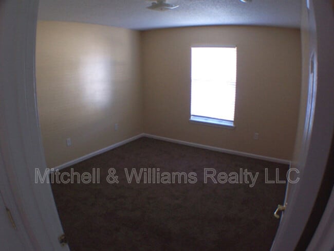 Building Photo - 3952 Hideaway Lane