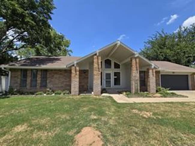 Building Photo - Updated House in Jenks Schools