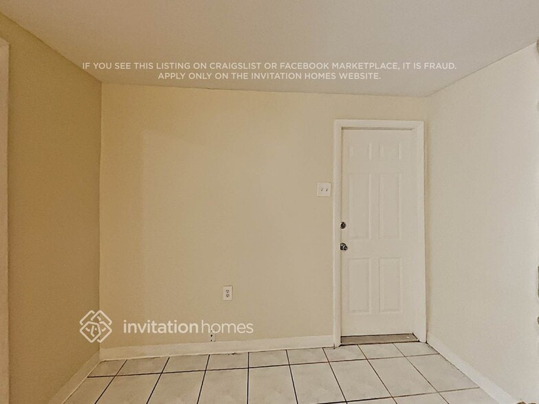 Building Photo - 4972 SW 4th St