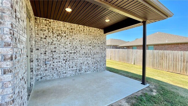 Building Photo - 1702 S K Pl