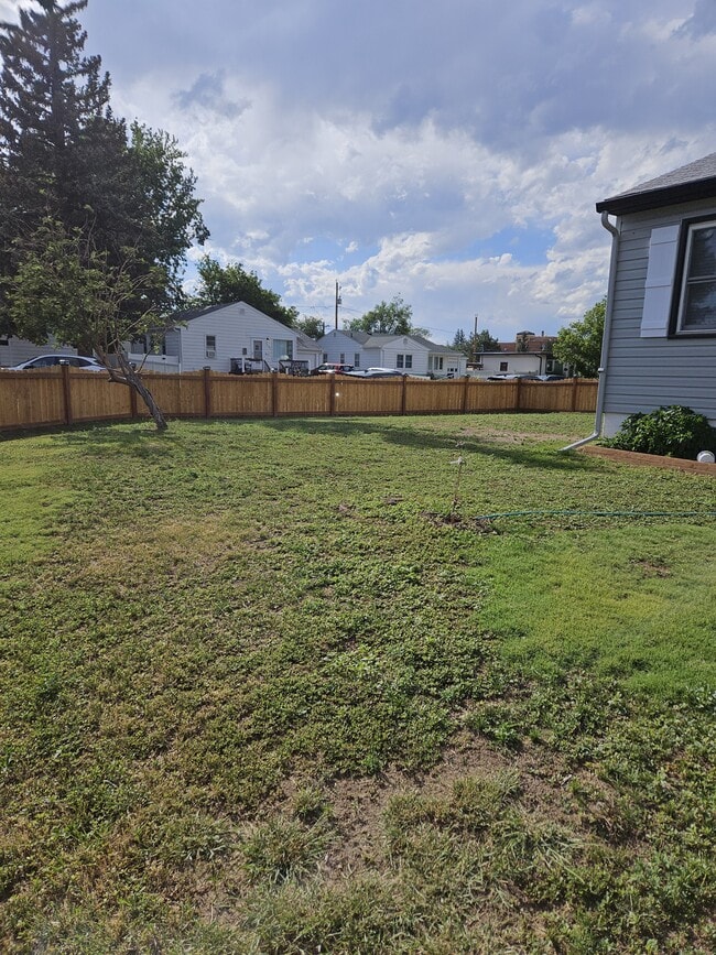 Building Photo - 2904 Plum Dr