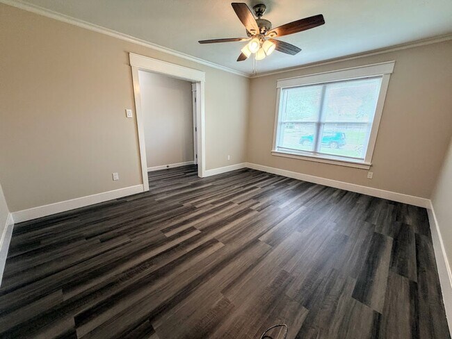 Building Photo - Spacious 3-Bedroom House in Lake Charles - Huge Backyard & Storage Shed