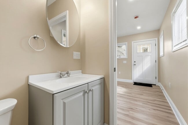 Building Photo - 9 Winthrop Ave