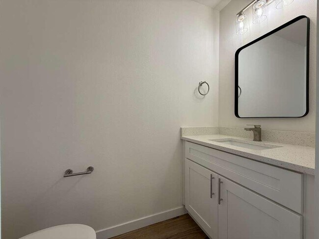 Building Photo - 3925 E 32nd Ave