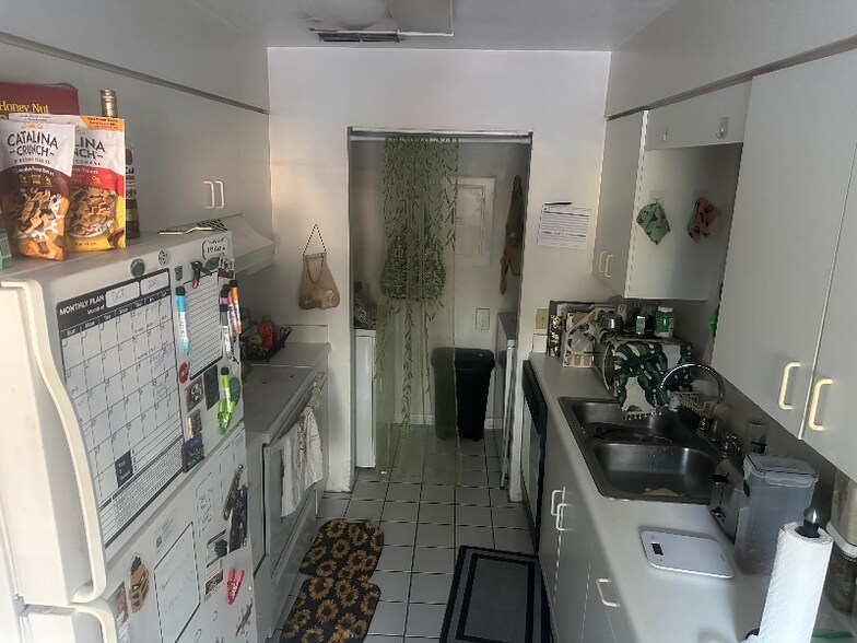 Building Photo - 3600 SW 23rd St
