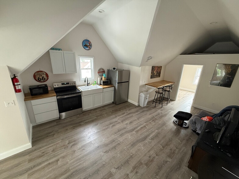 Primary Photo - 20 Colman St