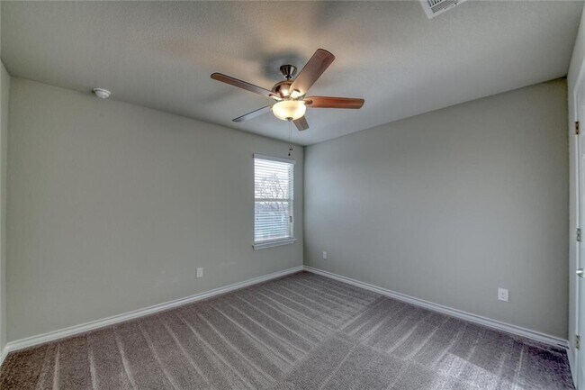 Building Photo - 173 Flexus Ln