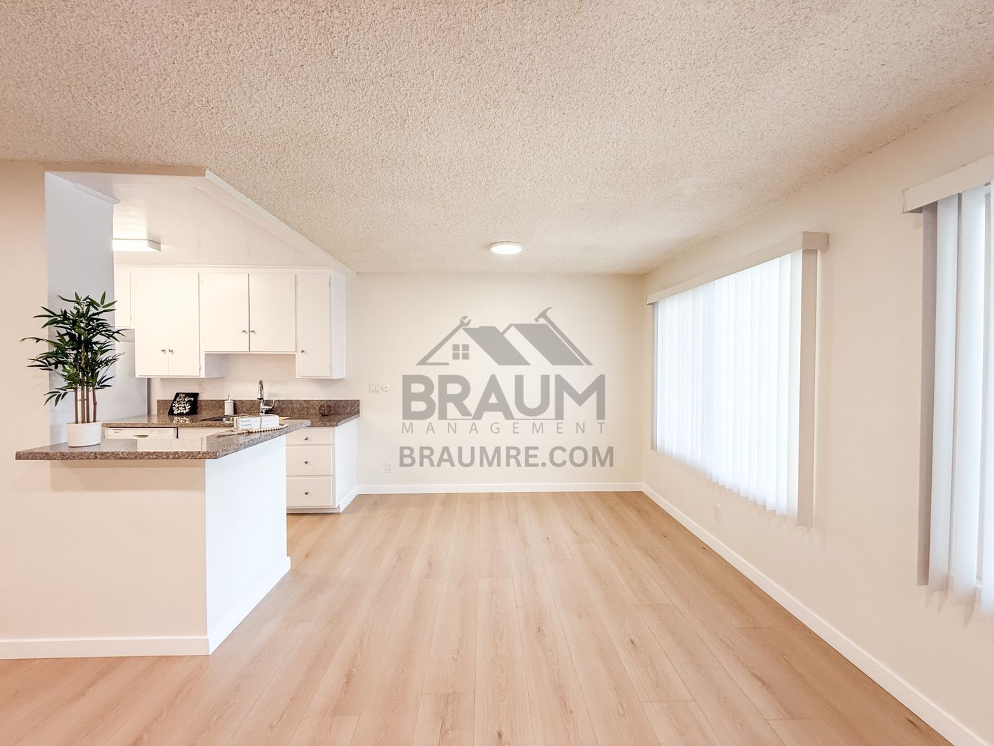 Building Photo - 6041 Whitsett Ave