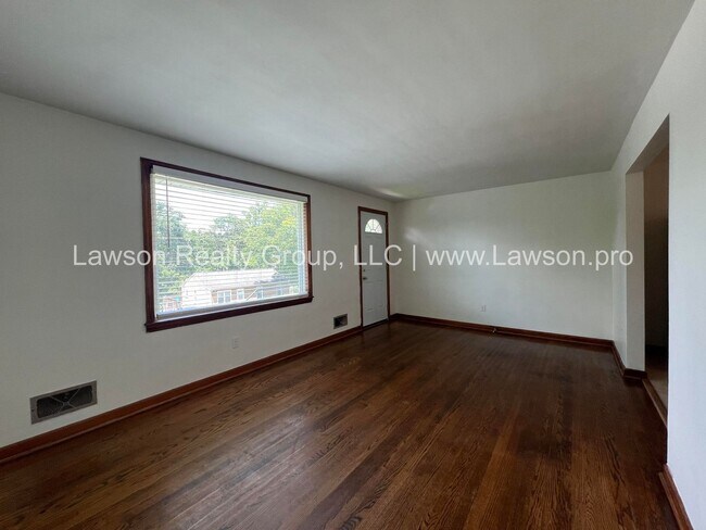 Building Photo - 511 Ruddell Rd