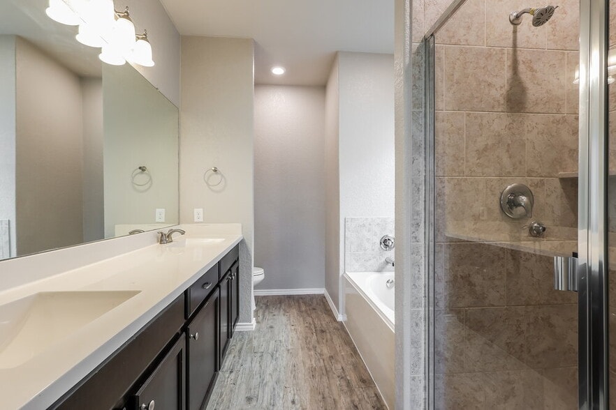 Building Photo - 5930 Bridle Bnd