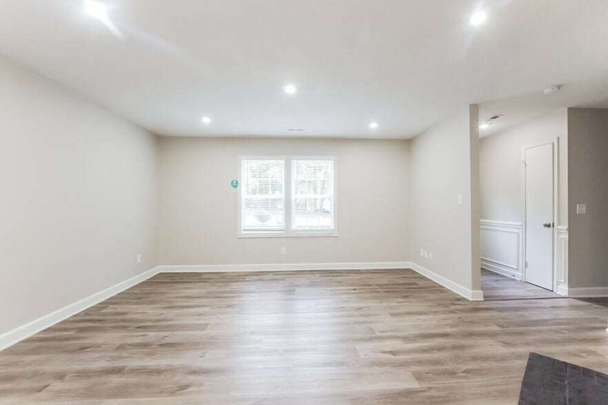 Building Photo - 8100 Coxwood Ct