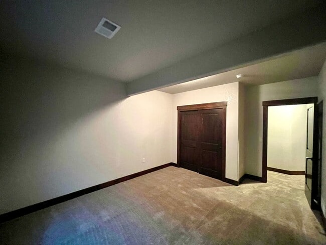 Building Photo - 622 Vermilion Peak Dr