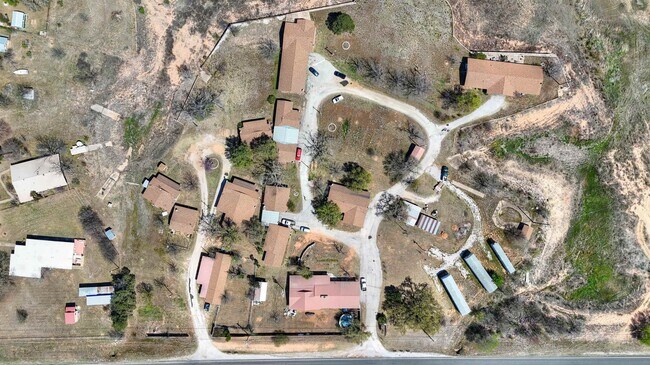Building Photo - 105 Lake Breeze Dr