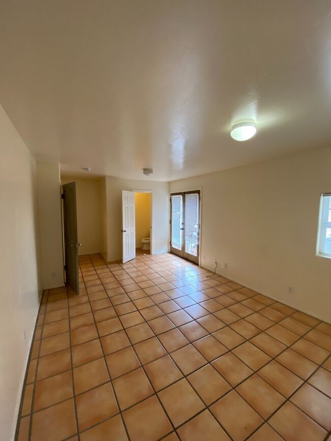 Building Photo - 6636 Del Playa Dr