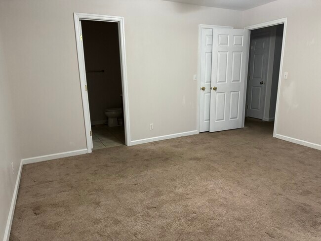 Building Photo - 311 Carver Ln