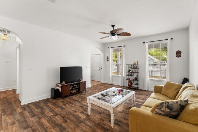 Building Photo - 486 Fanny Ann Way