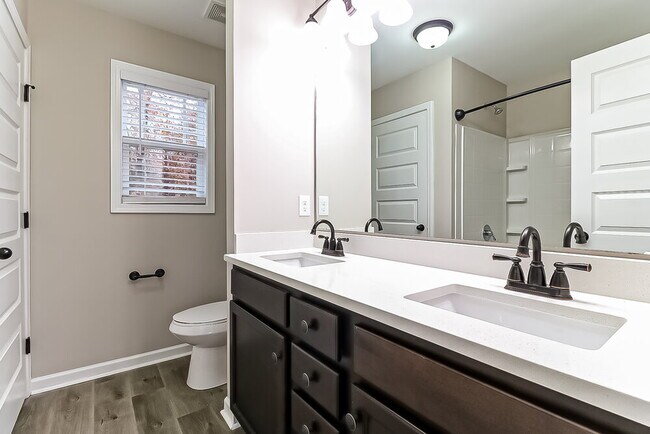 Building Photo - 174 Carissa Dr