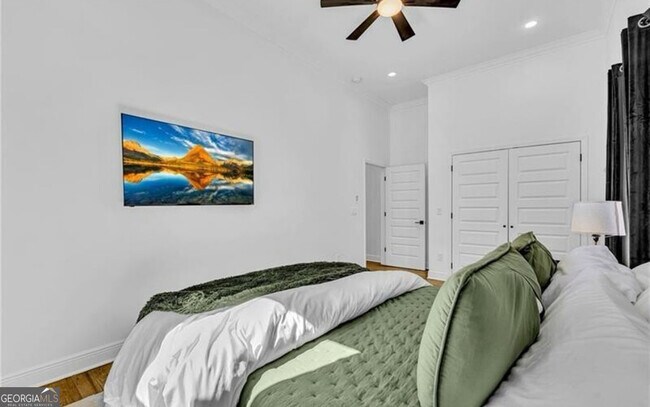 Building Photo - 1774 Vesta Ave