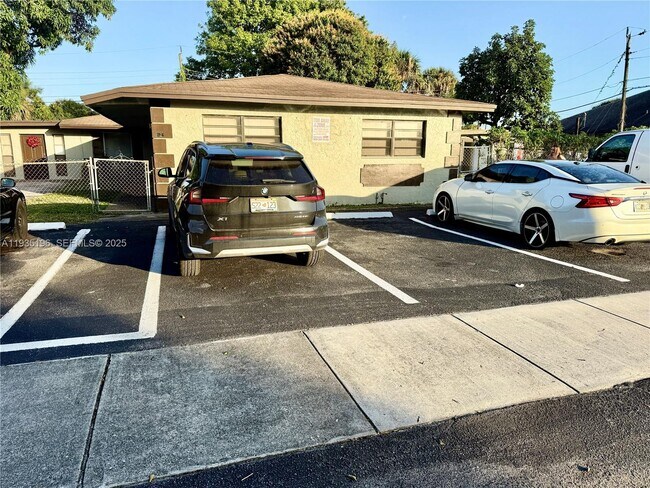 Building Photo - 1132 NW 30th Ave