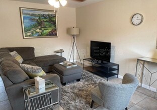 Building Photo - 510 W University Dr