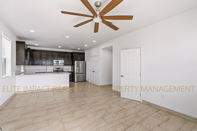 Building Photo - 13691 E Pocketknife Dr
