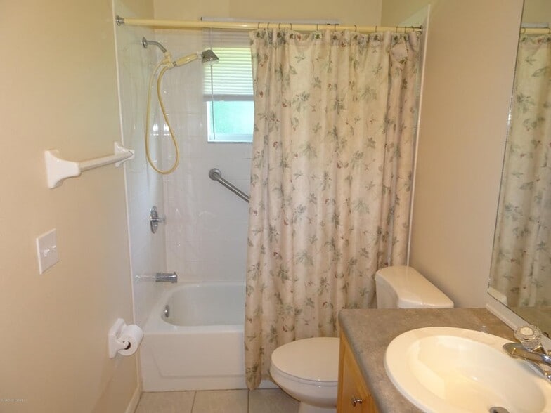 Master Bath - 3590 Egret Dr
