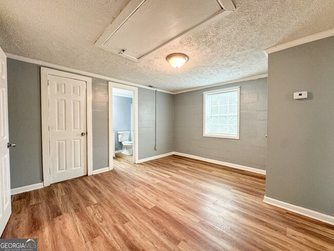 Building Photo - 428 Circus St