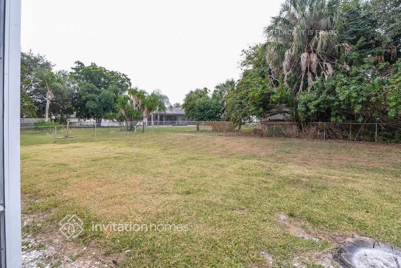 Building Photo - 6017 61st Ct E