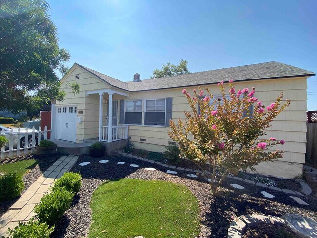 Building Photo - 7221 Vassar Ave