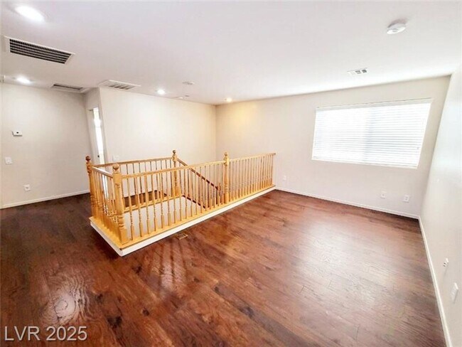 Building Photo - Beautiful Summerlin Home W/ Tesla 220V Cha...