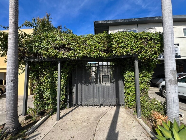 Building Photo - 12737 Matteson Ave