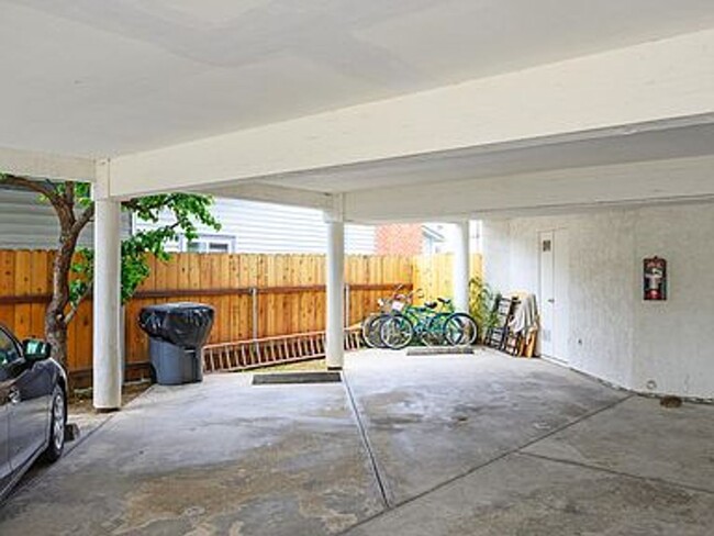 Building Photo - Imperial Beach - 2 Bed 2 Bath with Open Fl...