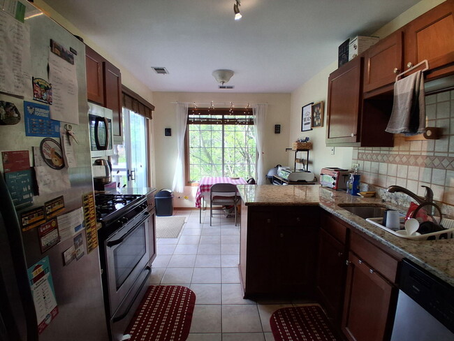 Building Photo - 2904 Heatherwood Dr