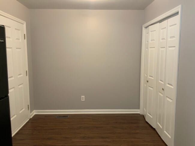 Building Photo - 206 W 15th St