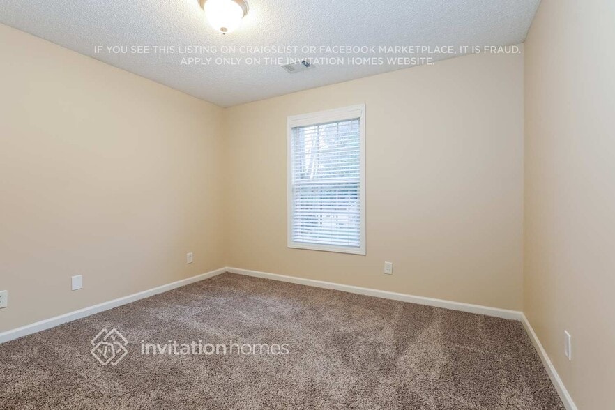 Building Photo - 303 Peachtree Cir