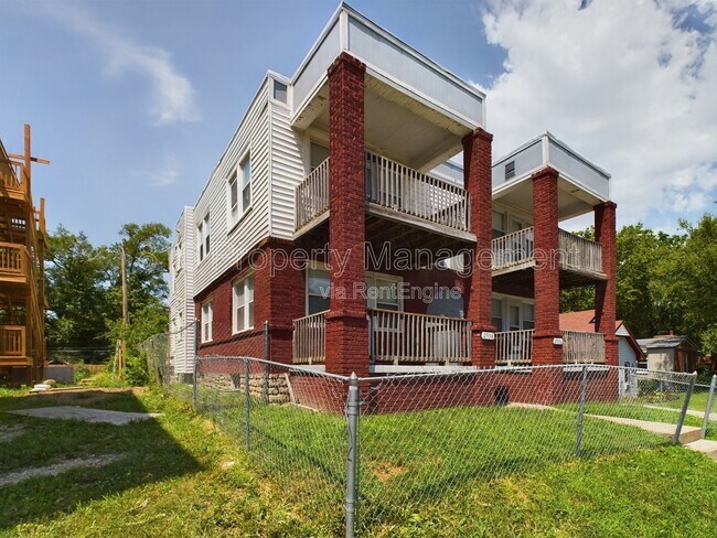 Building Photo - 2938 Flora Ave