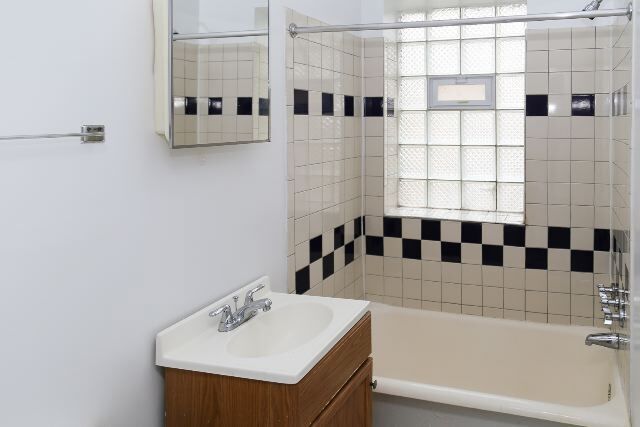 Building Photo - 2847 N Orchard St